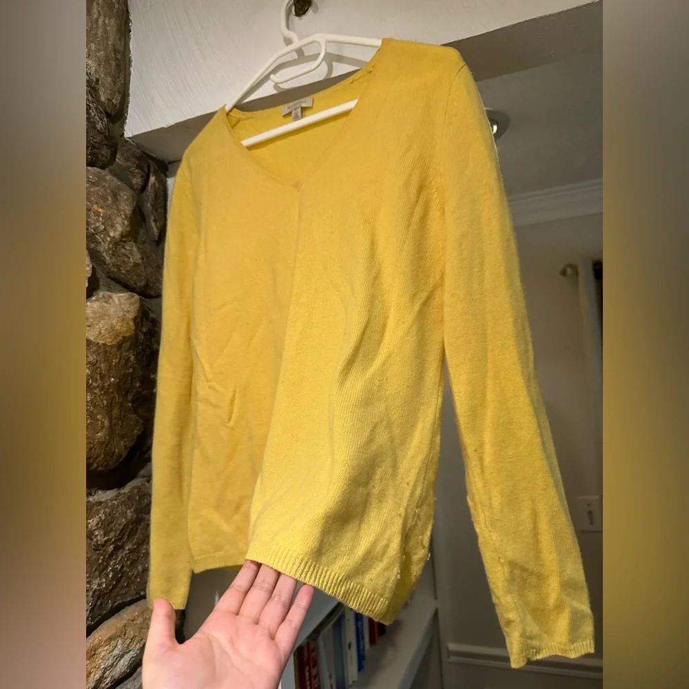 Madison $259 100%Cashmere V-Neck Sweater Size L Yellow V-Neck Knit - Picture 9 of 9
